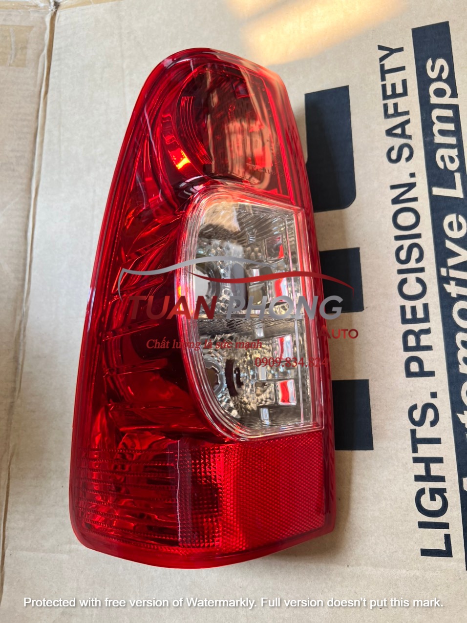 Đèn Lái Sau ISUZU DMAX 2006 2010