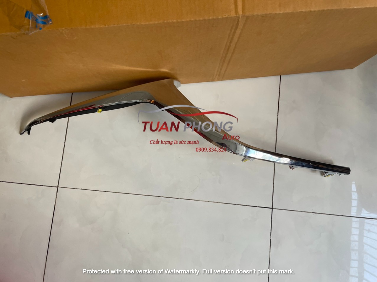 Nẹp Ga Lăng Phải MAZDA2 2020 2021 Chính Hãng