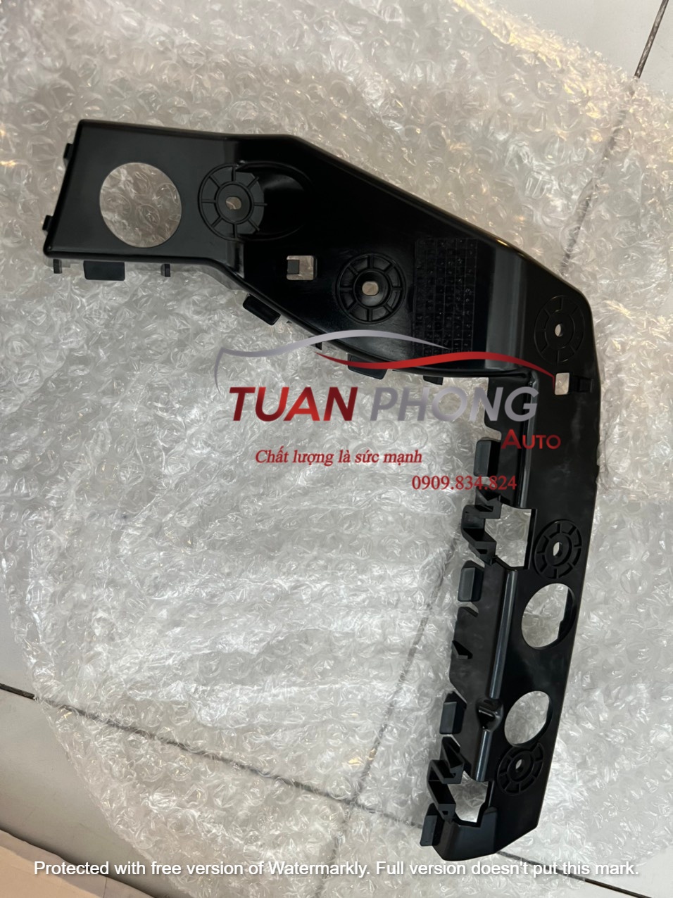 Bát Gài Cản Trước CHERVOLET COLORADO 2018 2019 Chính Hãng/52137795